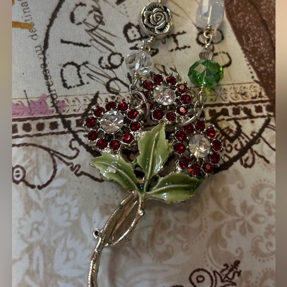 SWEET Vintage Flower Basket Brooch Necklace